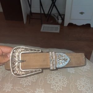 new embroidered belt !